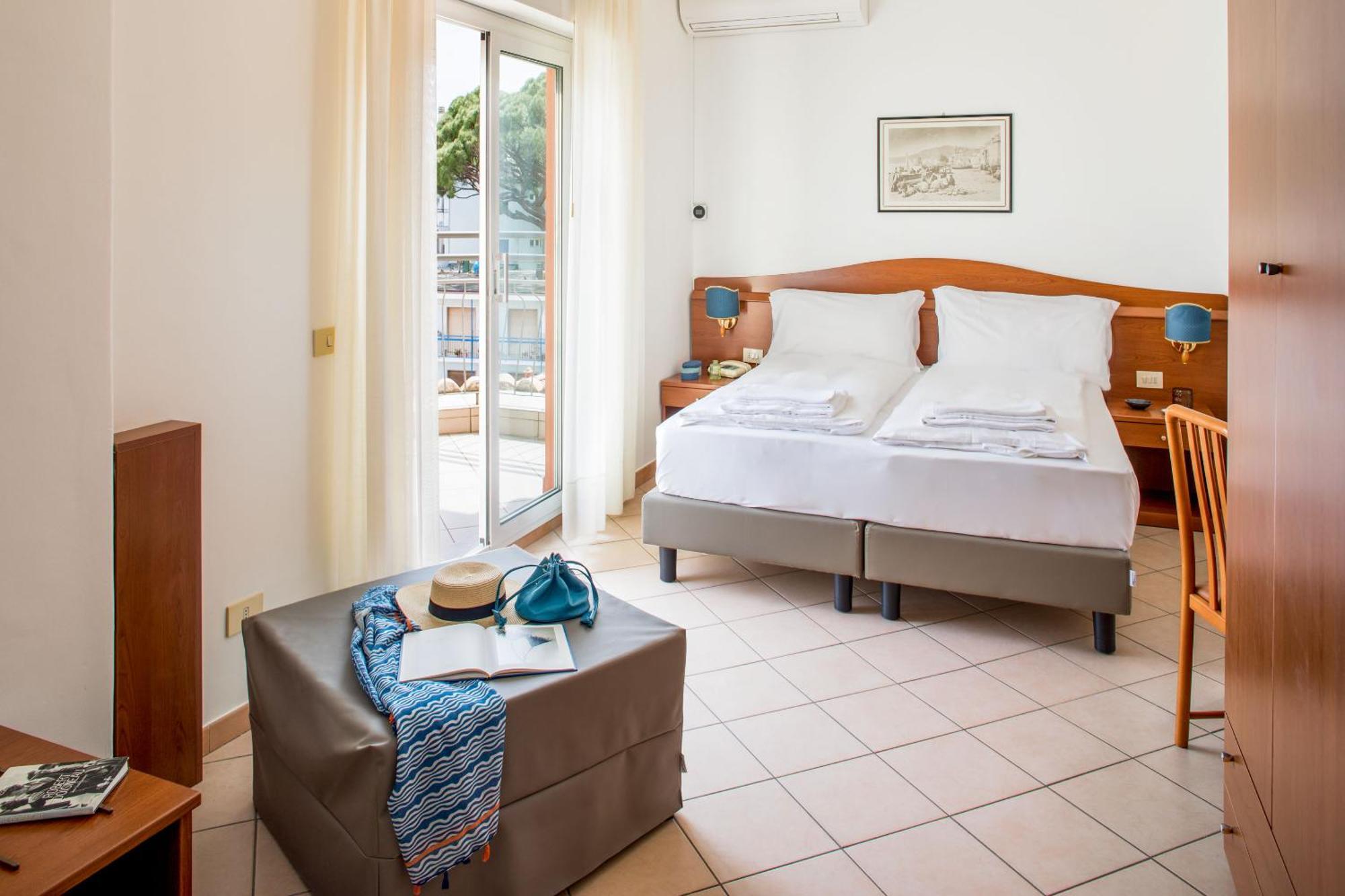 לאיגואליה Hotel Tritone מראה חיצוני תמונה