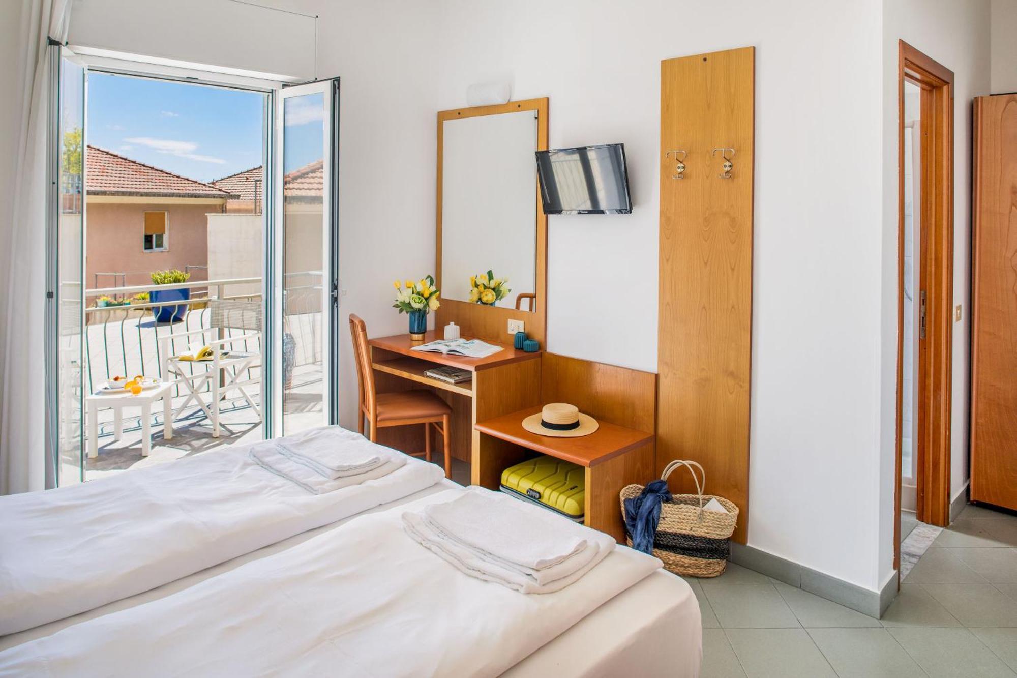 לאיגואליה Hotel Tritone מראה חיצוני תמונה