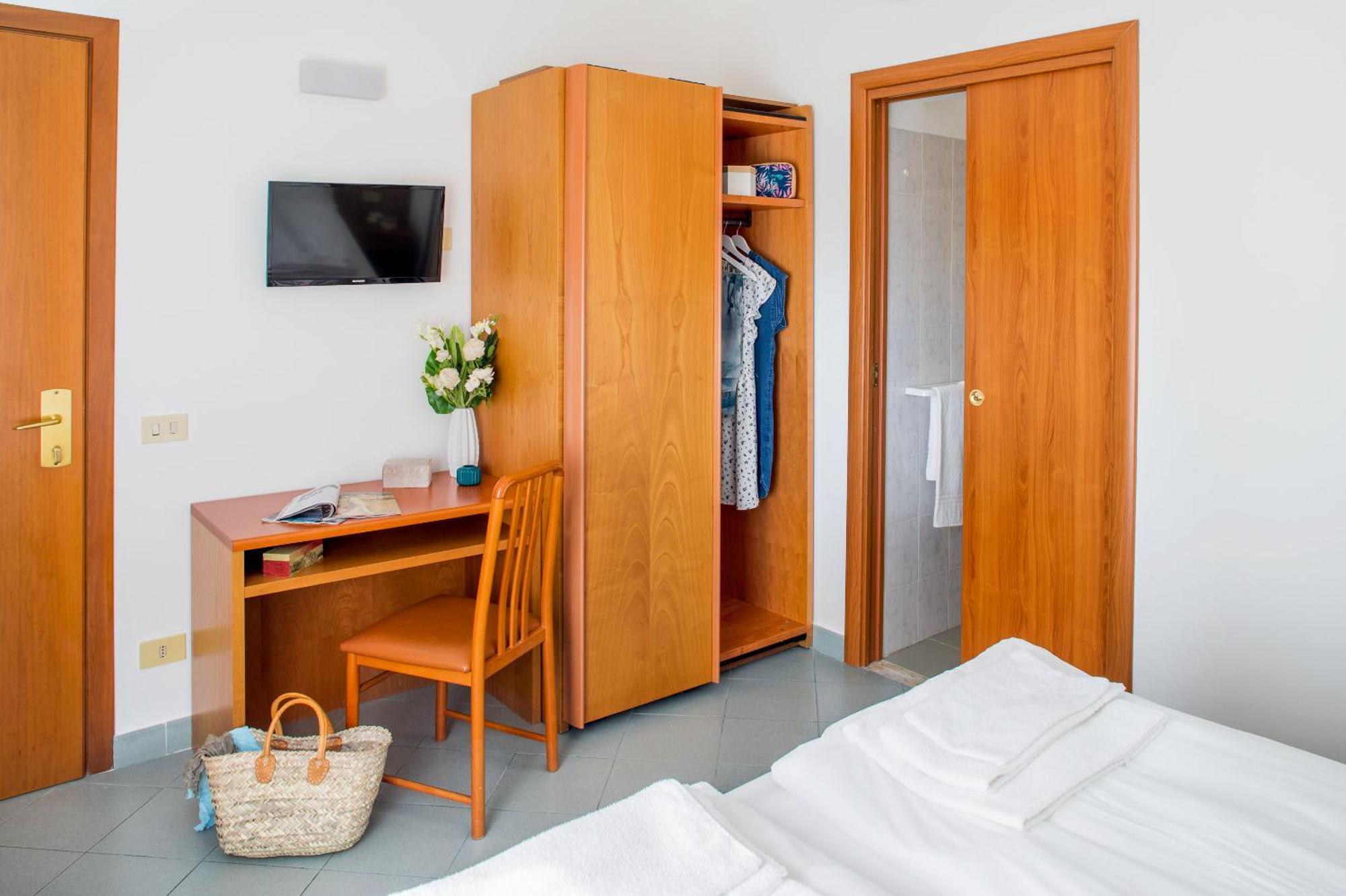 לאיגואליה Hotel Tritone מראה חיצוני תמונה