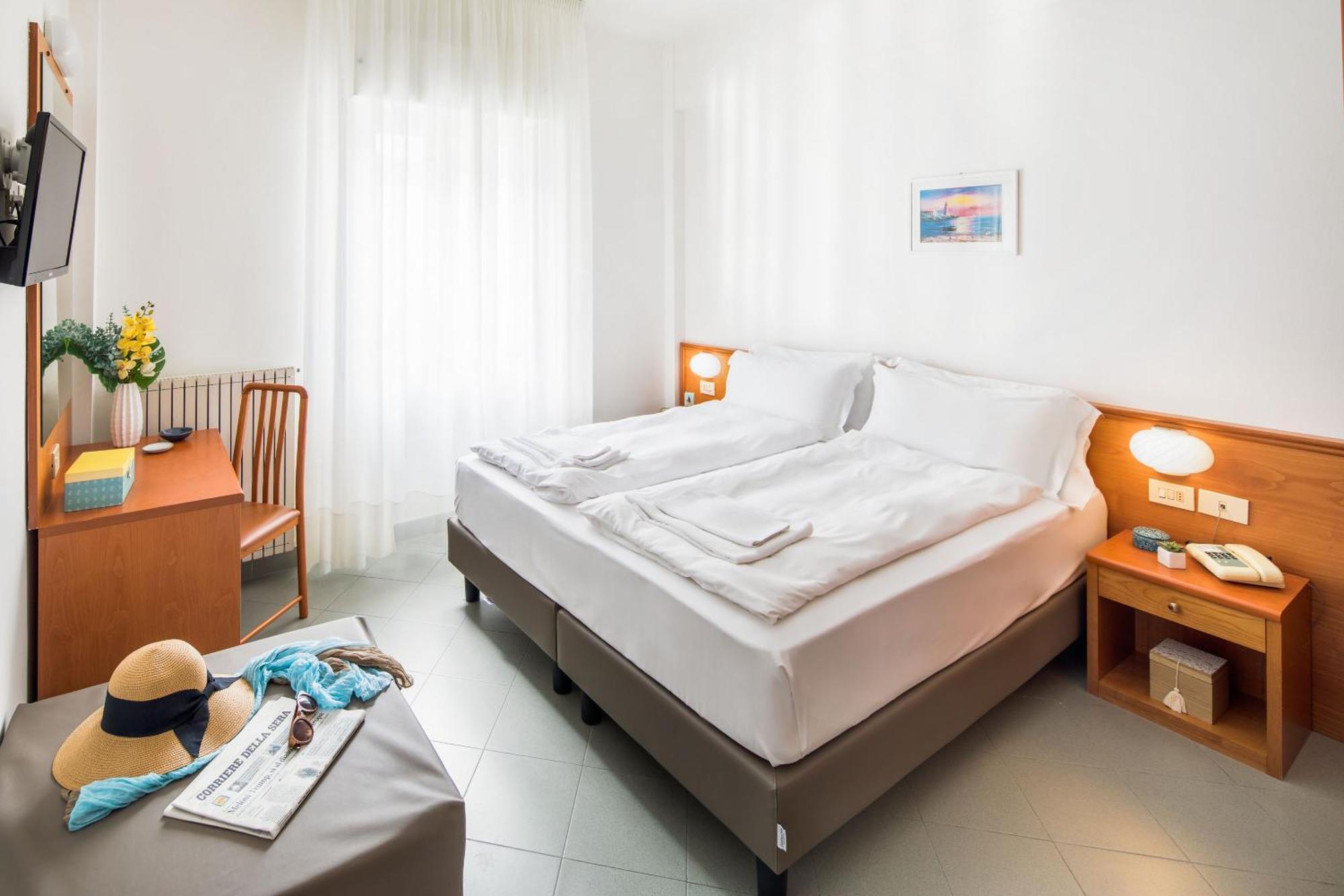 לאיגואליה Hotel Tritone מראה חיצוני תמונה