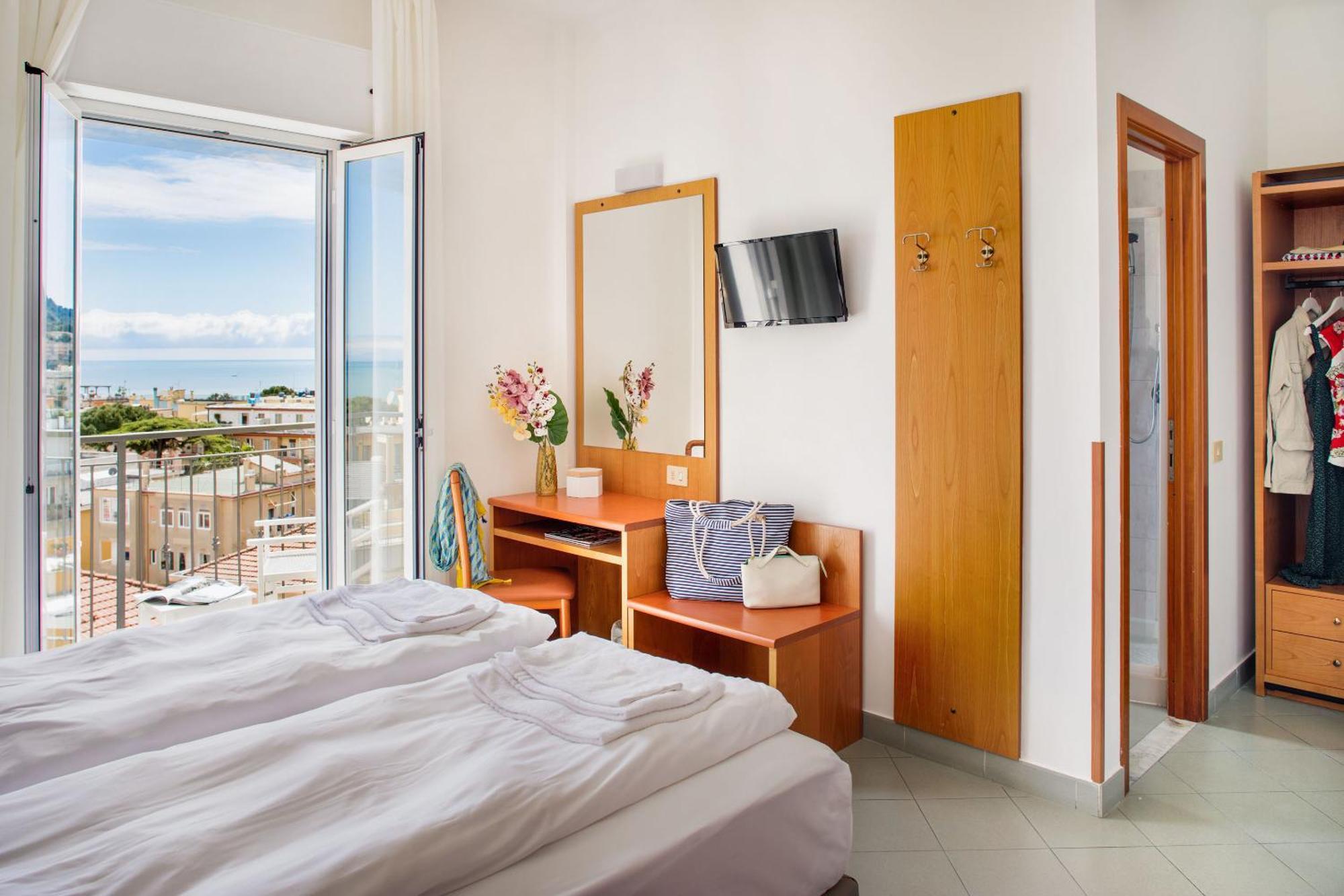 לאיגואליה Hotel Tritone מראה חיצוני תמונה