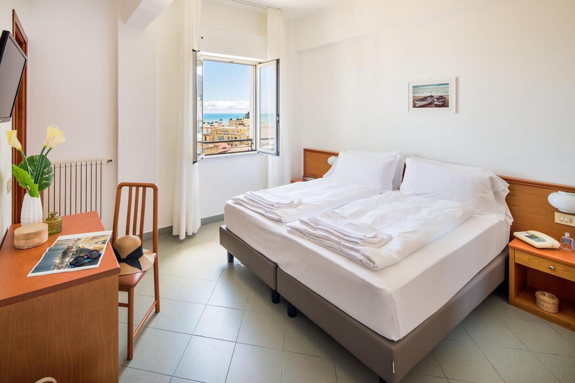 לאיגואליה Hotel Tritone מראה חיצוני תמונה