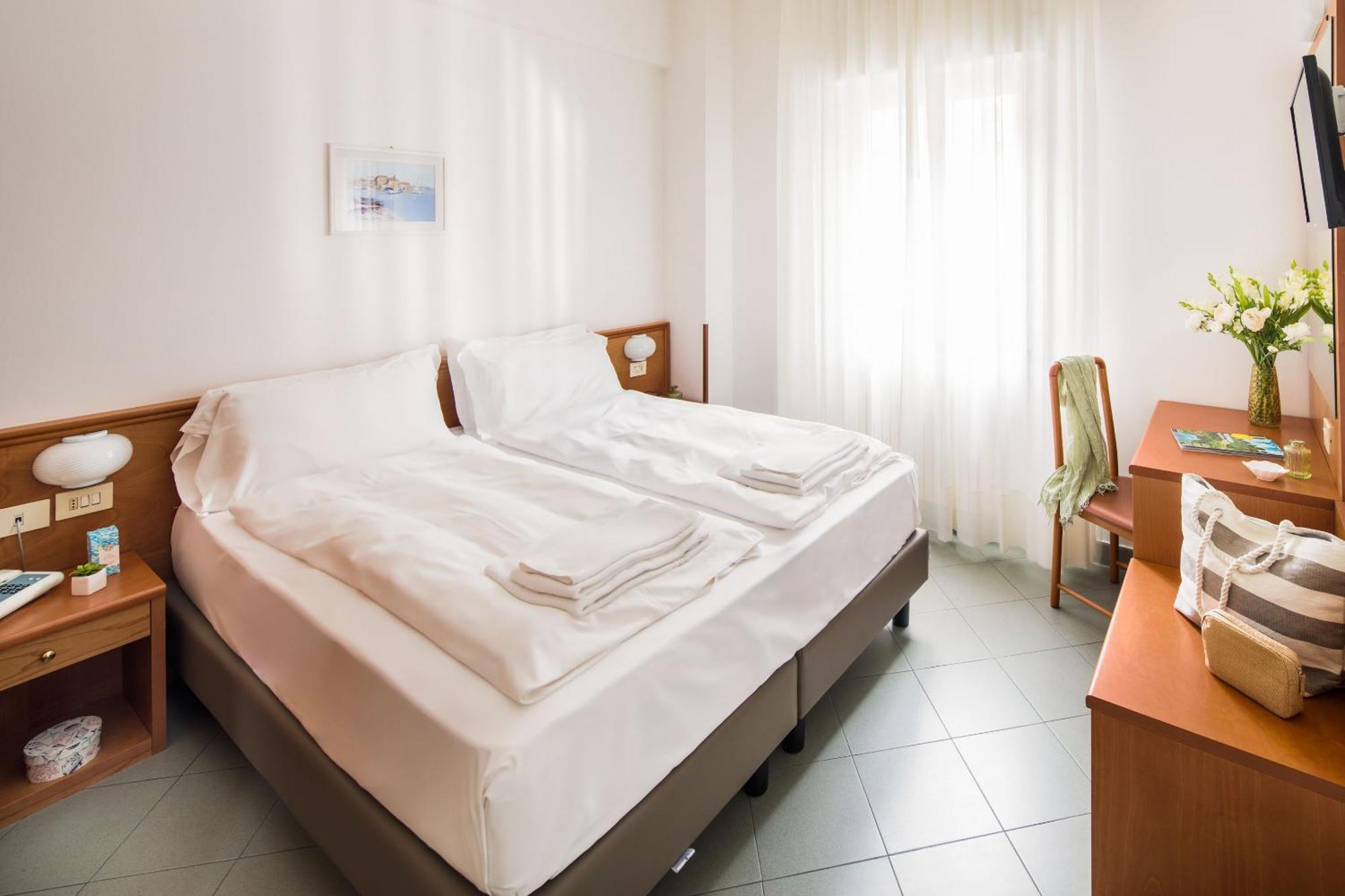 לאיגואליה Hotel Tritone מראה חיצוני תמונה